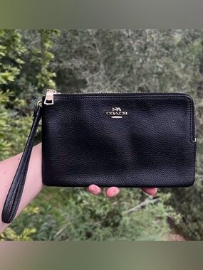 COACH Double Zip Wristlet Phone Wallet Black w Gold Hardware AUTHENTIC